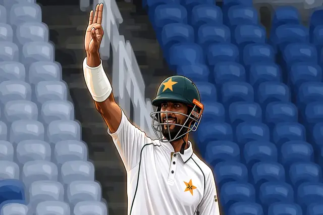 Dinesh Karthik Loses Cool Over Harshit Rana's Powerplay Promotion